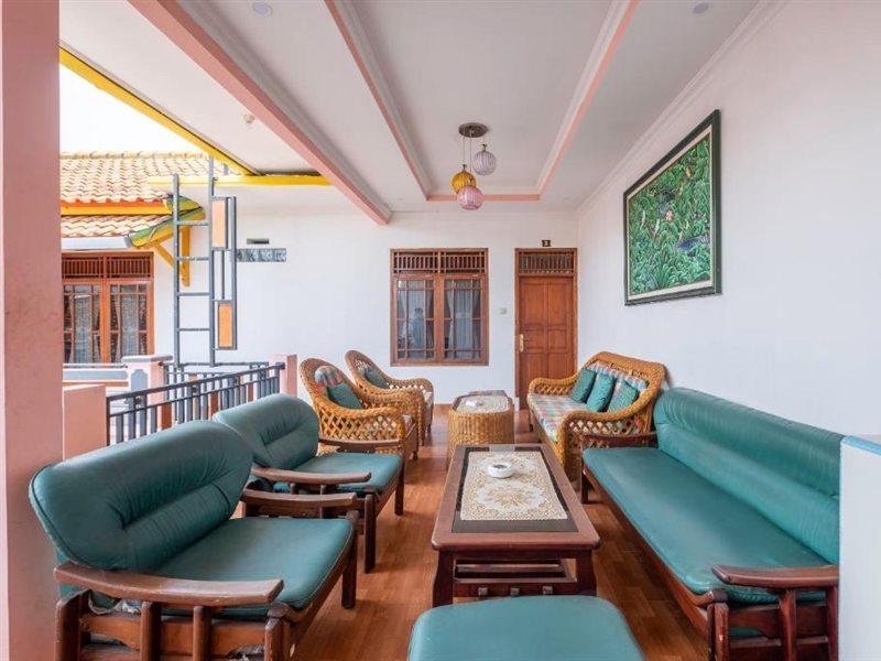 โอโย 1541 ปุรี จิโกเล อัสรี Hotel เล็มบัง ภายนอก รูปภาพ
