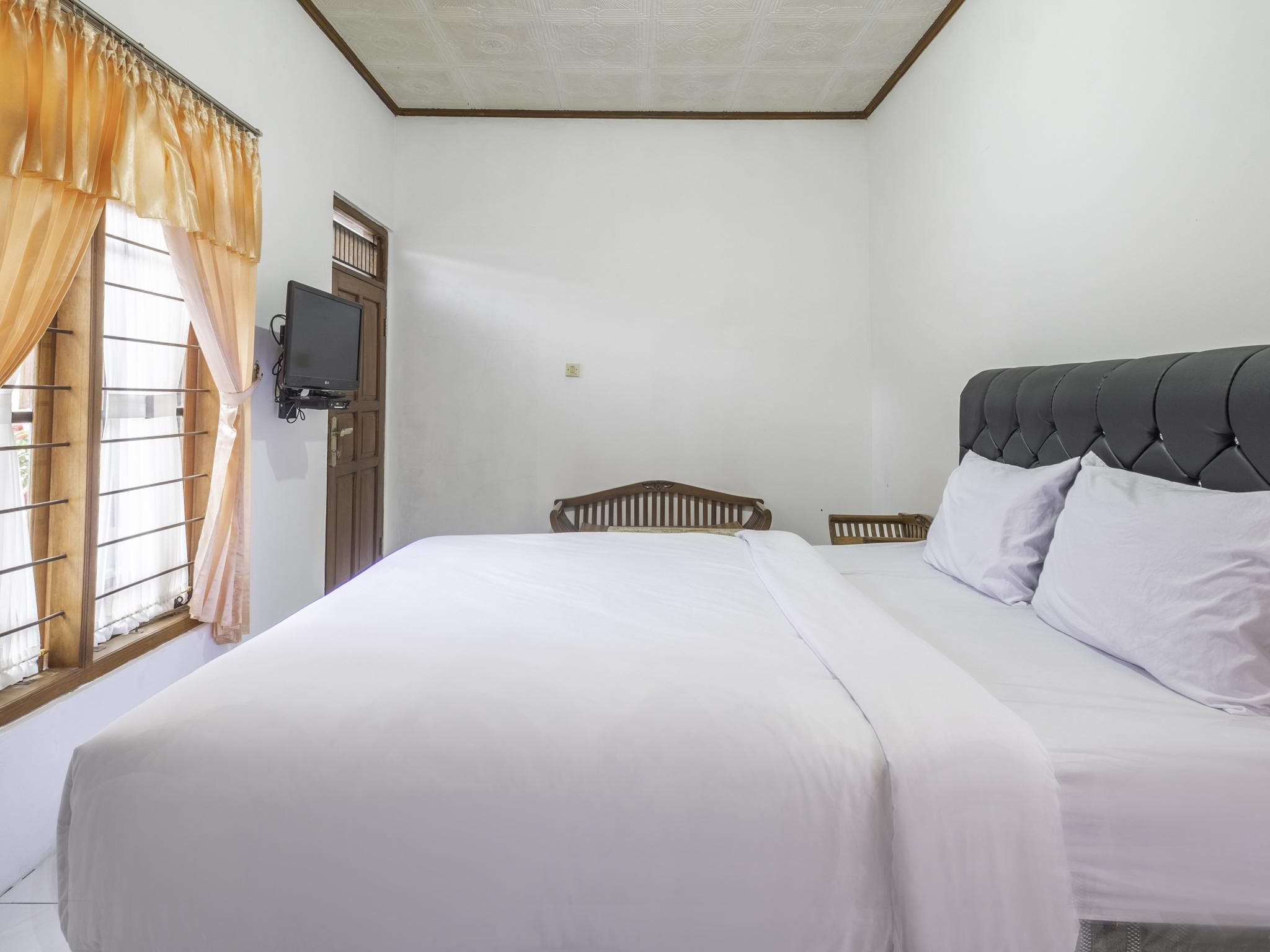 โอโย 1541 ปุรี จิโกเล อัสรี Hotel เล็มบัง ภายนอก รูปภาพ
