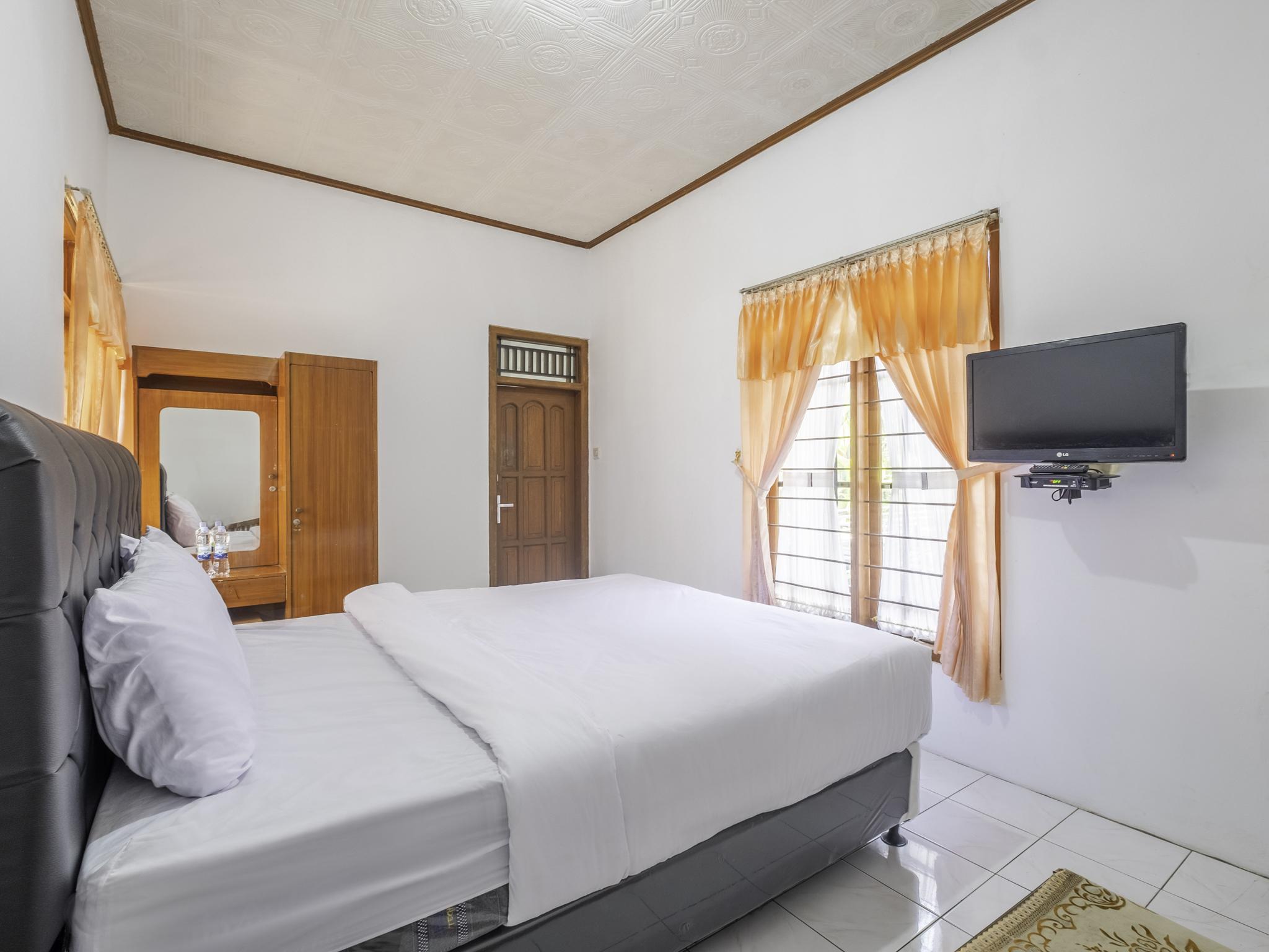 โอโย 1541 ปุรี จิโกเล อัสรี Hotel เล็มบัง ภายนอก รูปภาพ