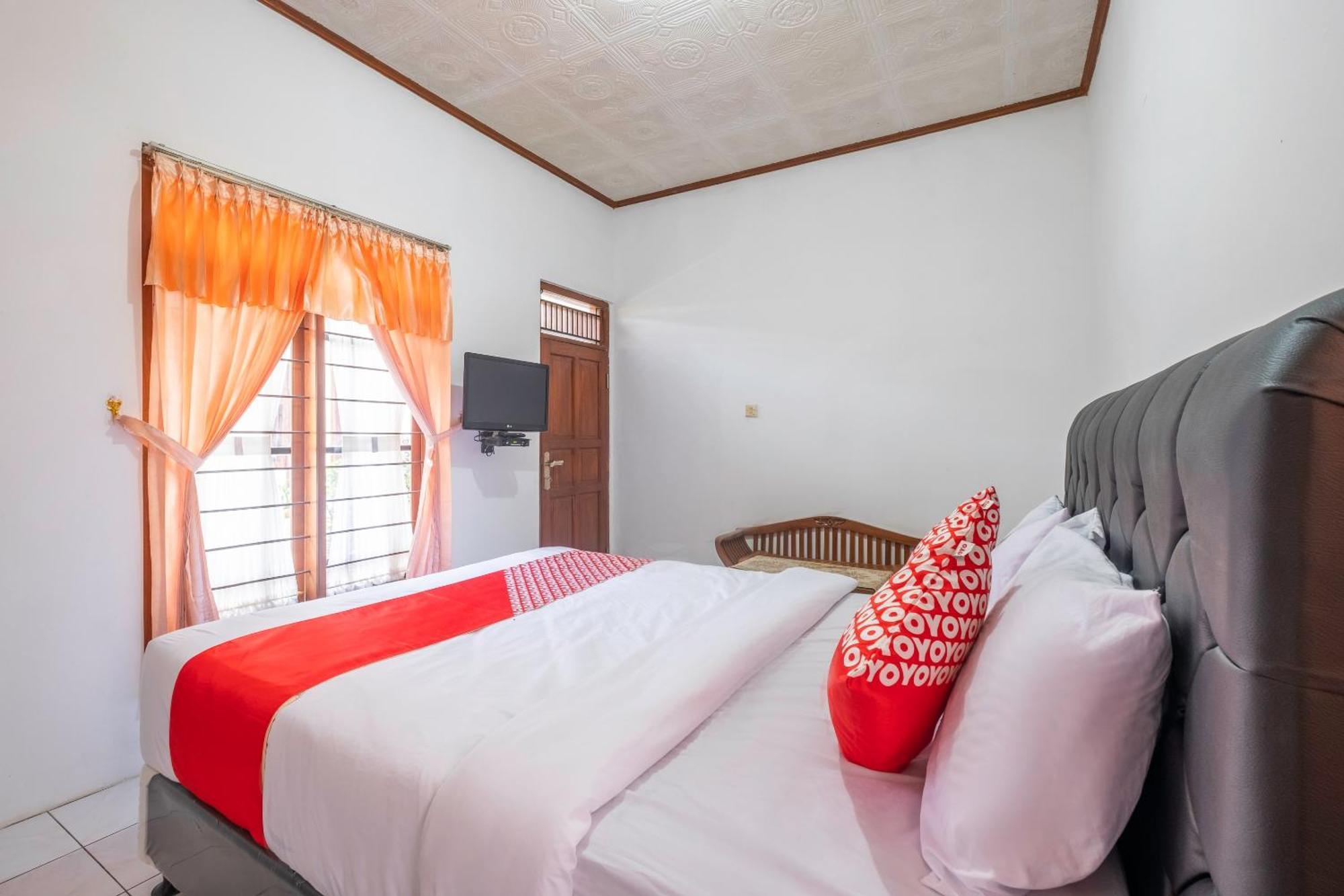 โอโย 1541 ปุรี จิโกเล อัสรี Hotel เล็มบัง ภายนอก รูปภาพ